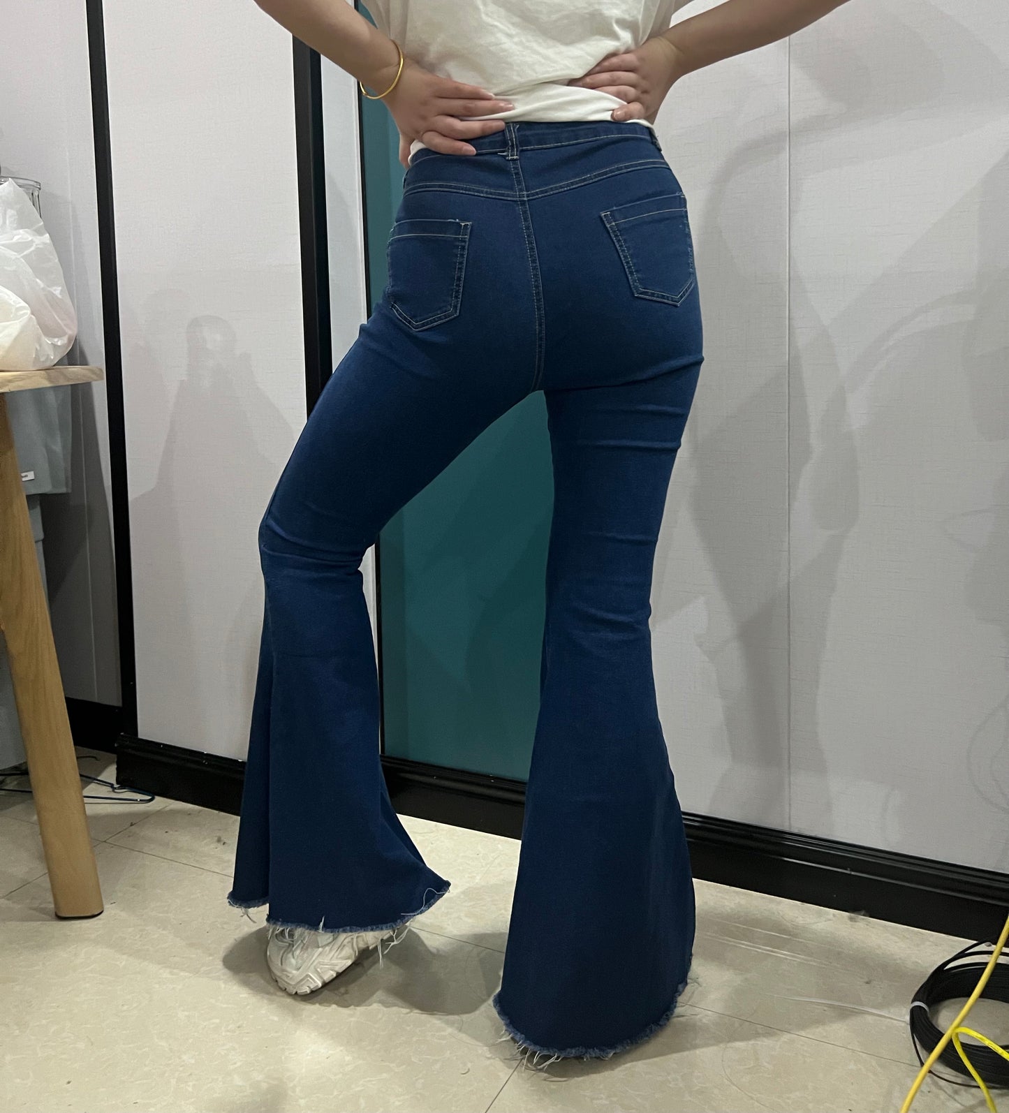 Adult women Distressed denim bell pants Jeans