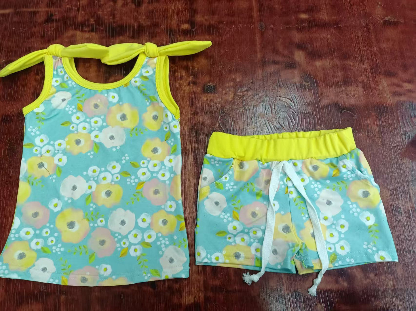 Preorder moq 5 Baby Girls Yellow Strap Flowers Top Pockets Shorts Set