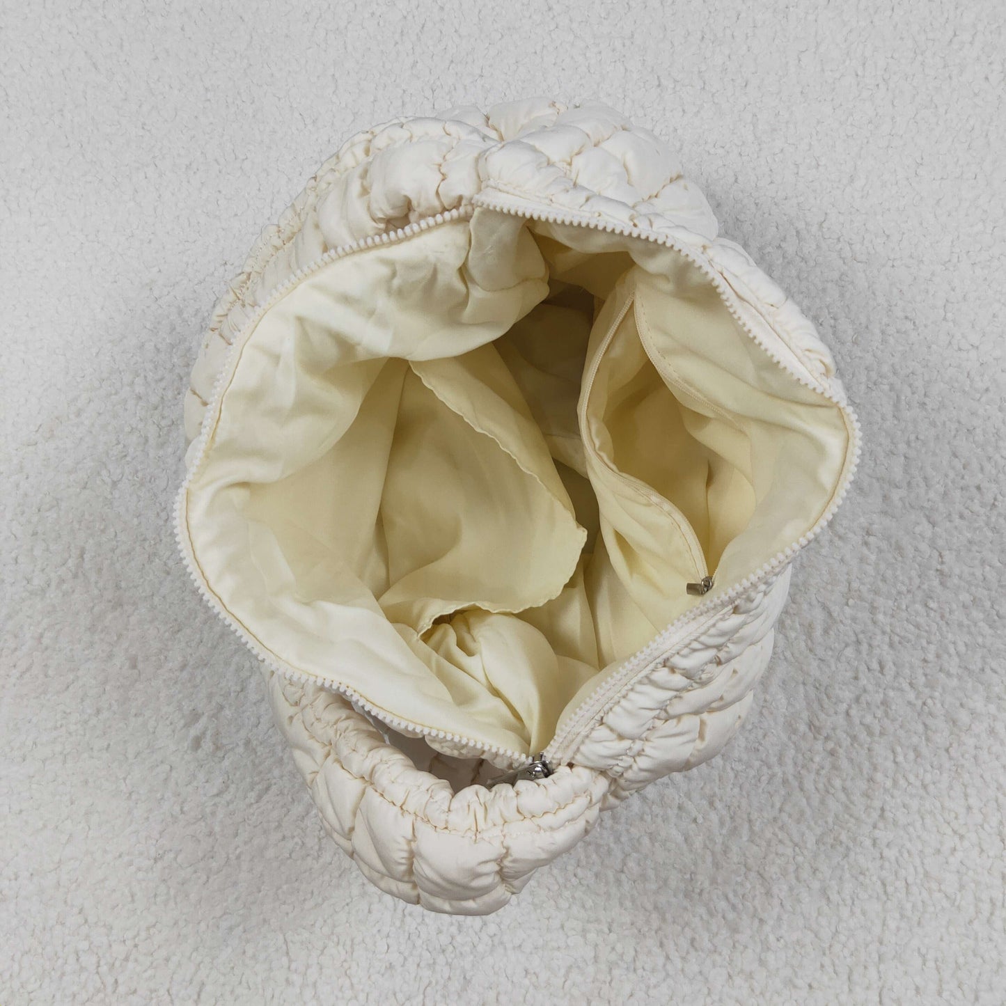 USA Zip White Handbags