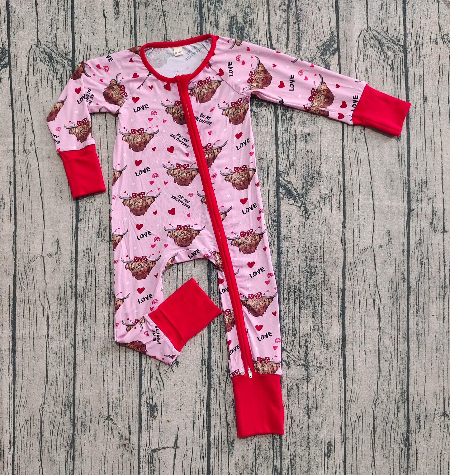 Preorder (moq 20)Baby Boys Bamboo Long Sleeves Highland Cows Hearts Zipper Rompers