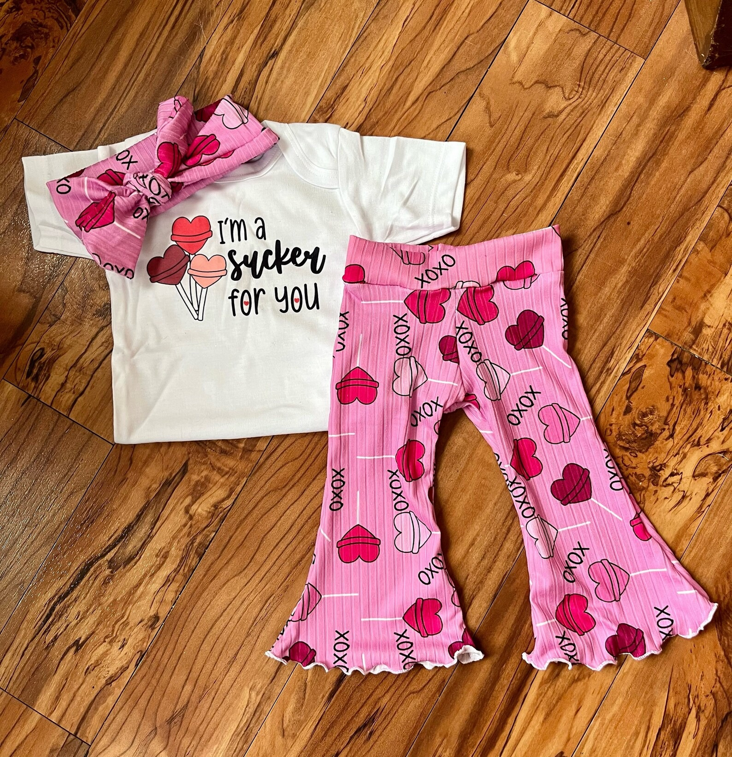 Baby Girls Valentines Hearts Top Bell Pants Clothes Sets preorder