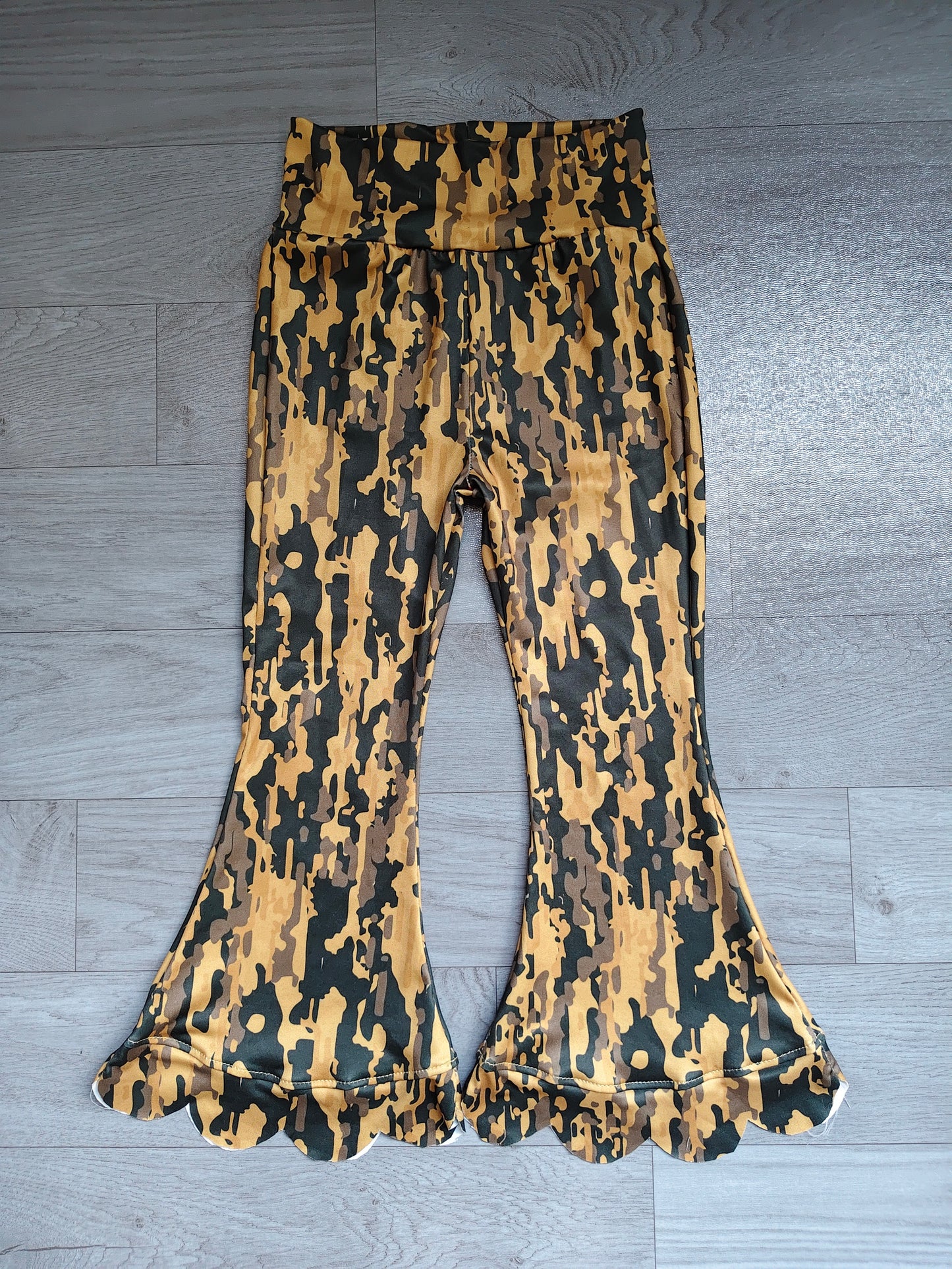 Baby Girls Southern Leaves Camo Scallop Bell Bottom Pants