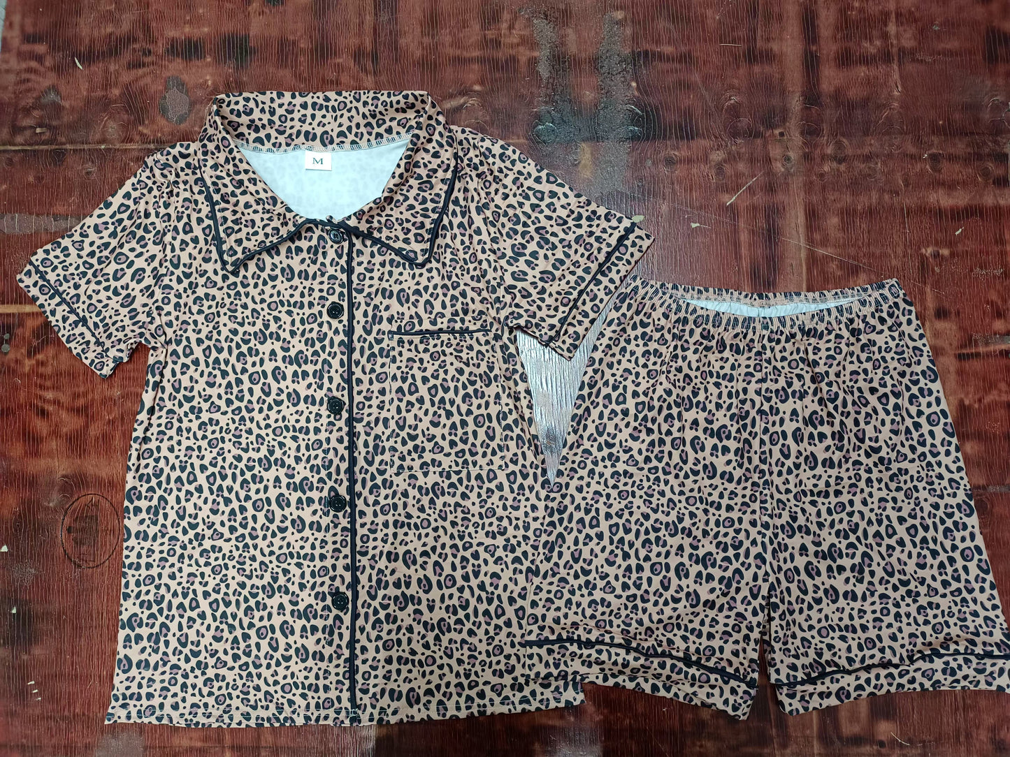 Preorder(moq 5)Adult Women Leopard Lapel Button Tee Shirts Shorts Pajamas Sets
