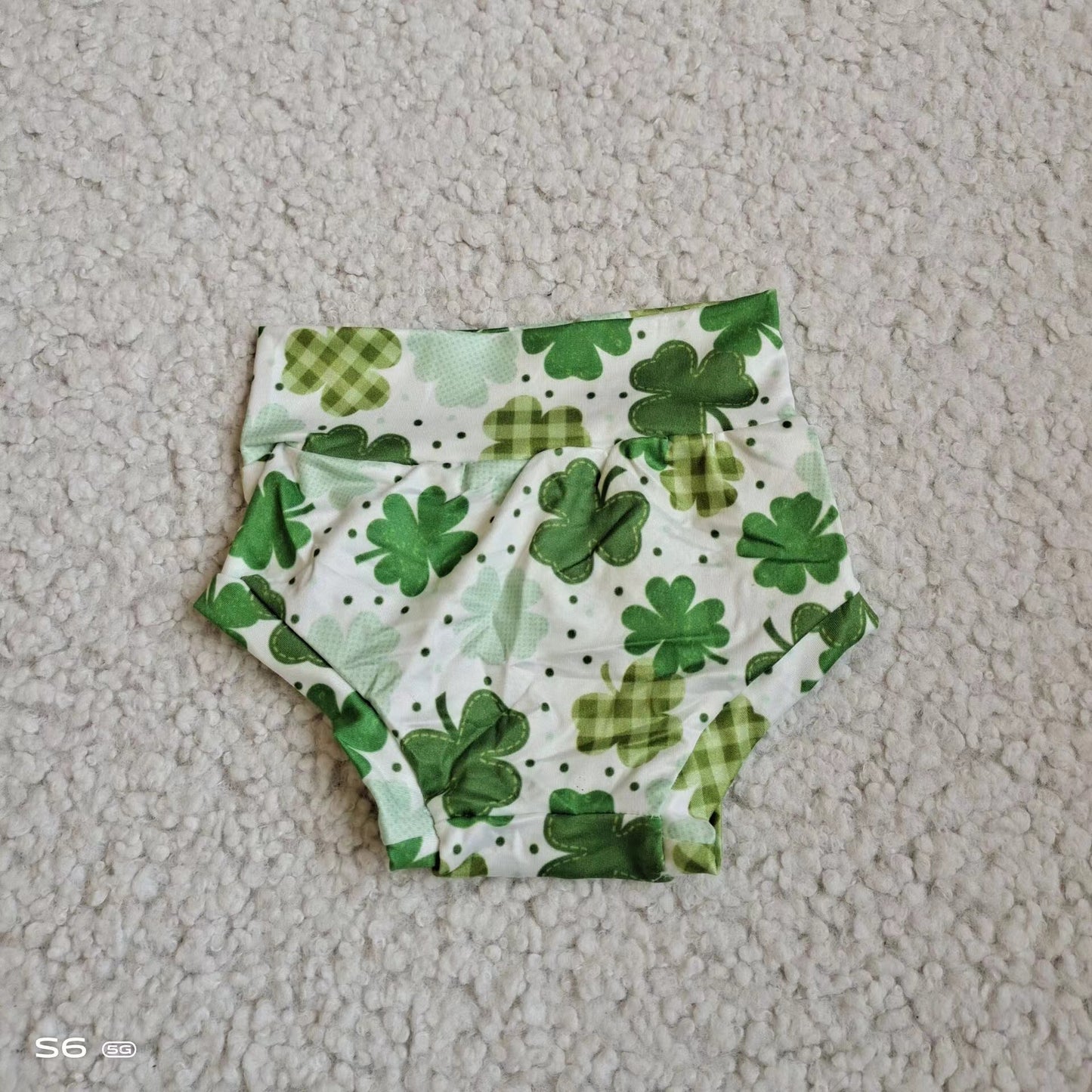 Baby Girls quatrefoil bummie bloomers