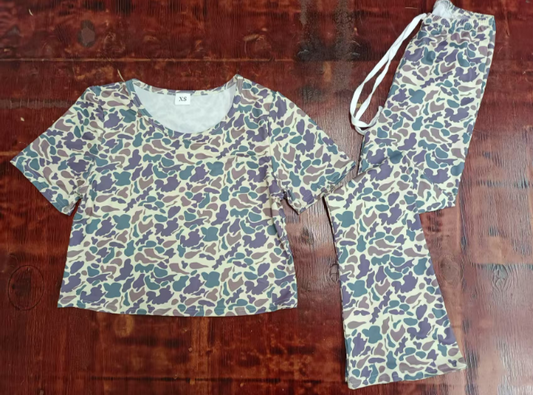 Preorder moq 5 Adult Women Short Sleeves Lavender Camo Top Pant Pajamas Set