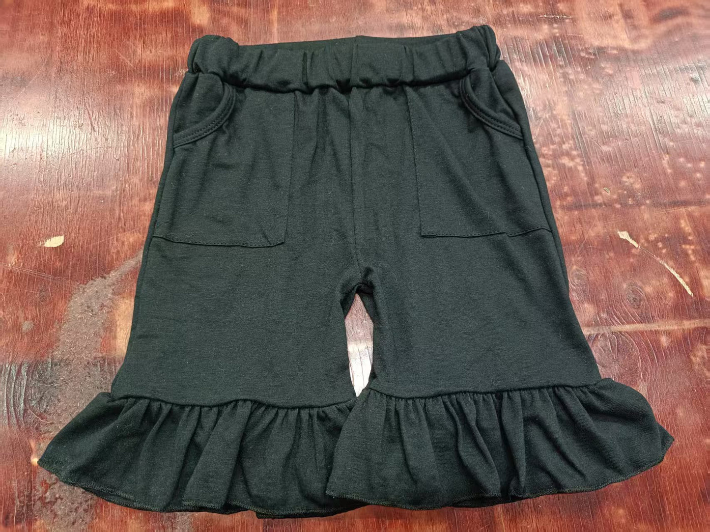 Preorder moq 5 Baby Girls Black Pockets Ruffle Middle Shorts Bottoms