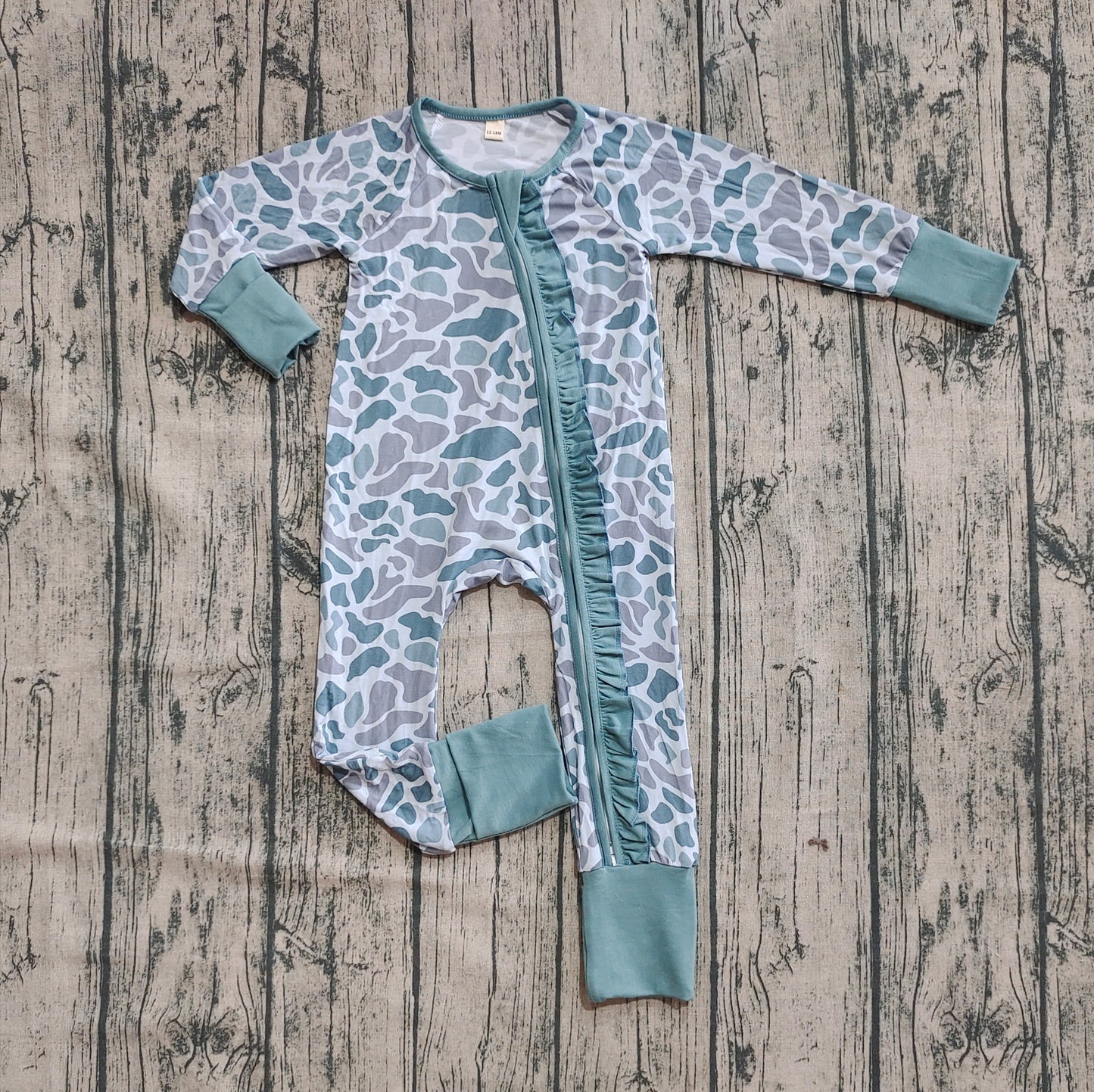 Preorder (moq 20)Baby Girls Bamboo Long Sleeves Gray Camo Ruffle Zipper Rompers