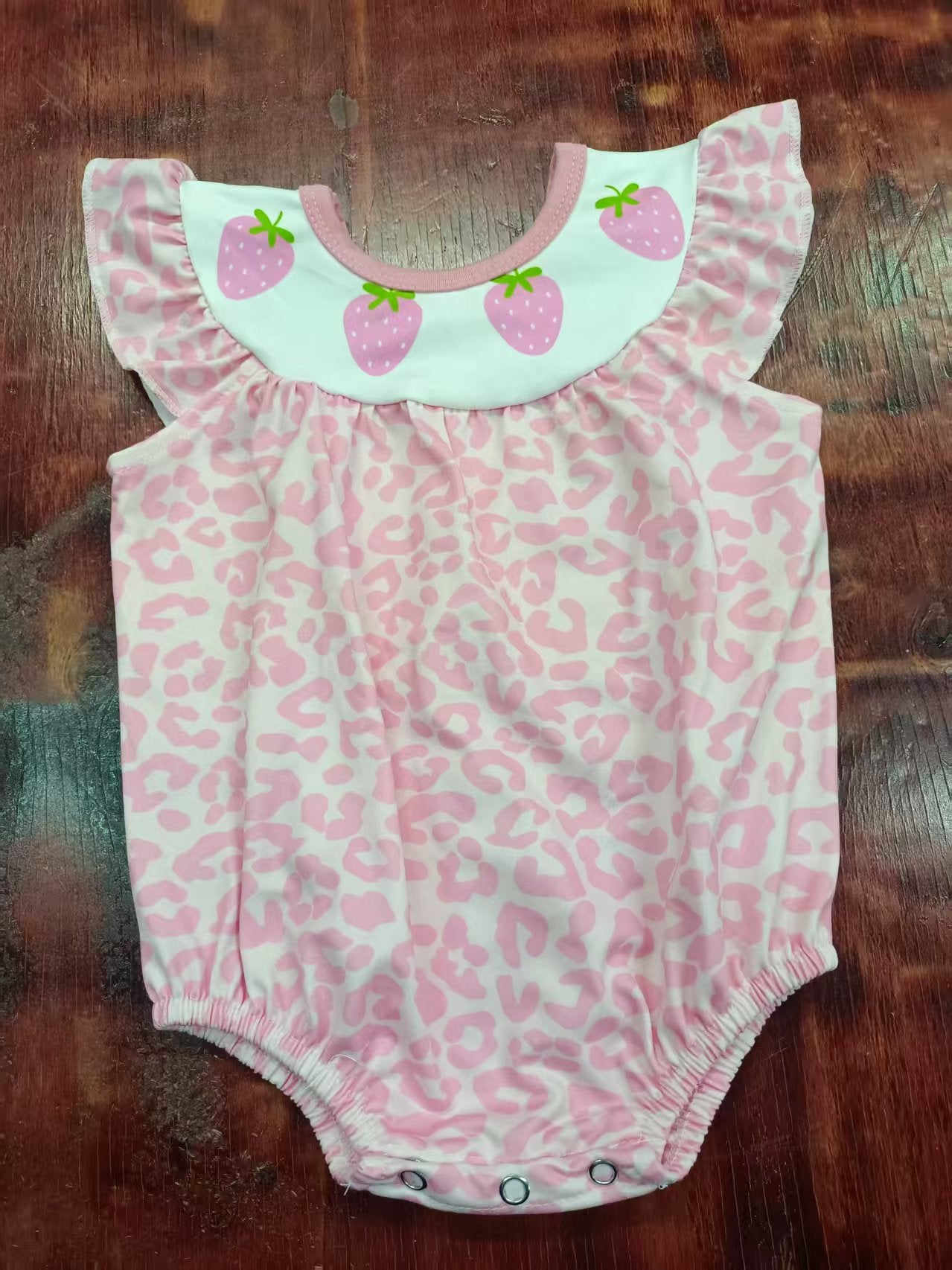 Preorder moq 5 Baby Girls Flutter Sleeves Pink Leopard Strawberry Ruffle Rompers