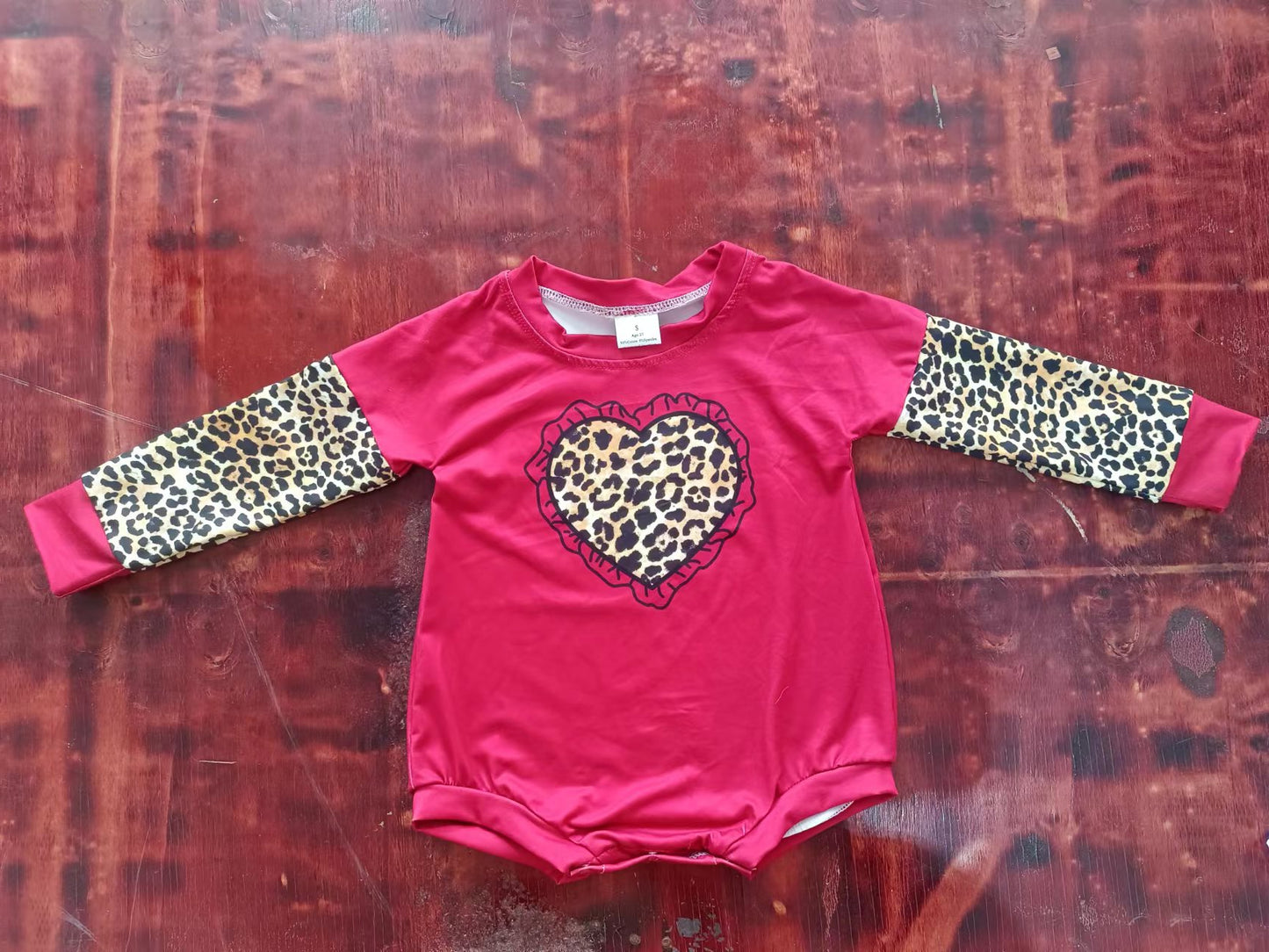 Baby Girls Valentines Hearts Leopard Long Sleeve Rompers preorder(moq 5)