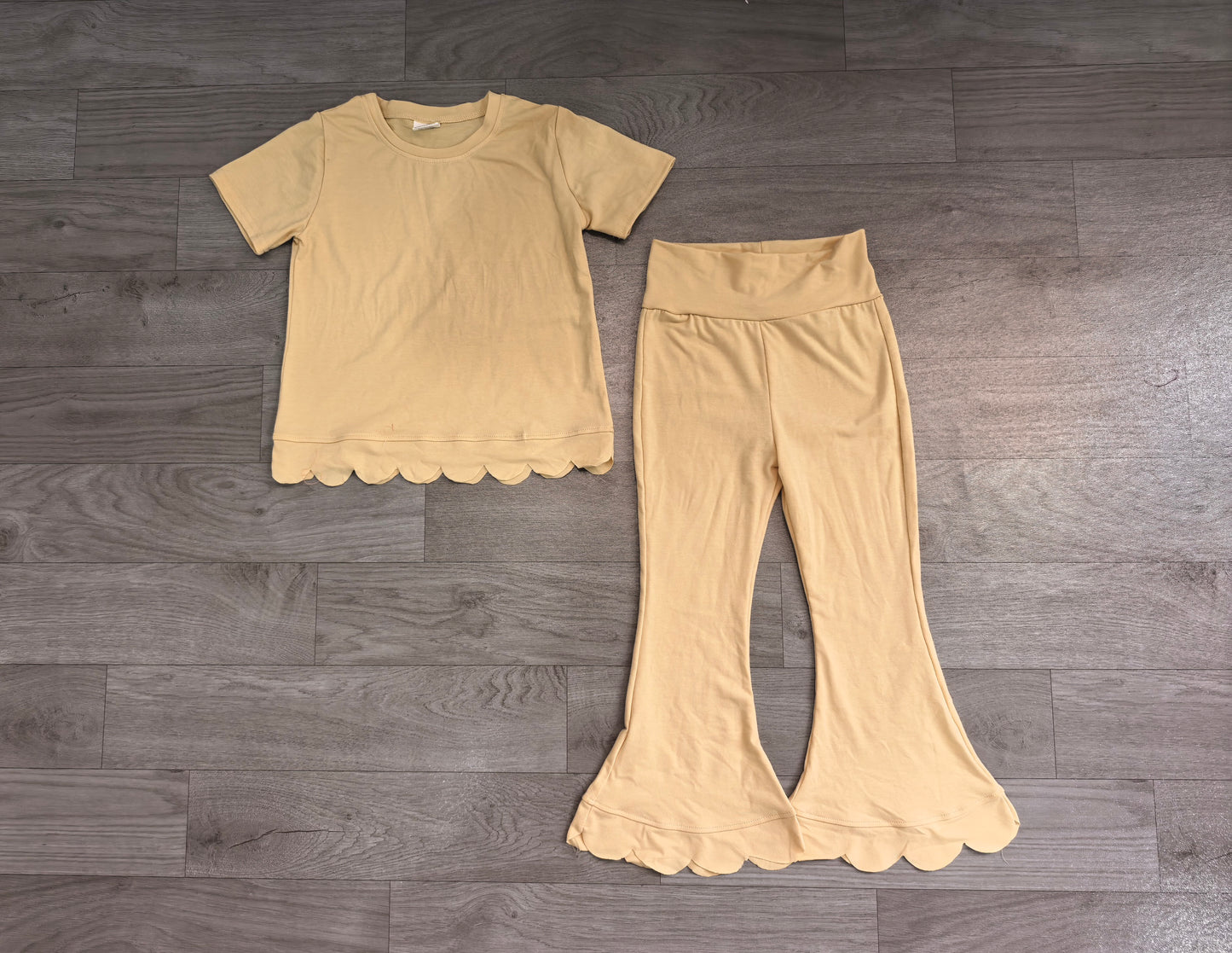 Baby Girls White Short Sleeve Shirts Top Flare Pant Scallop Clothes Sets Preorder