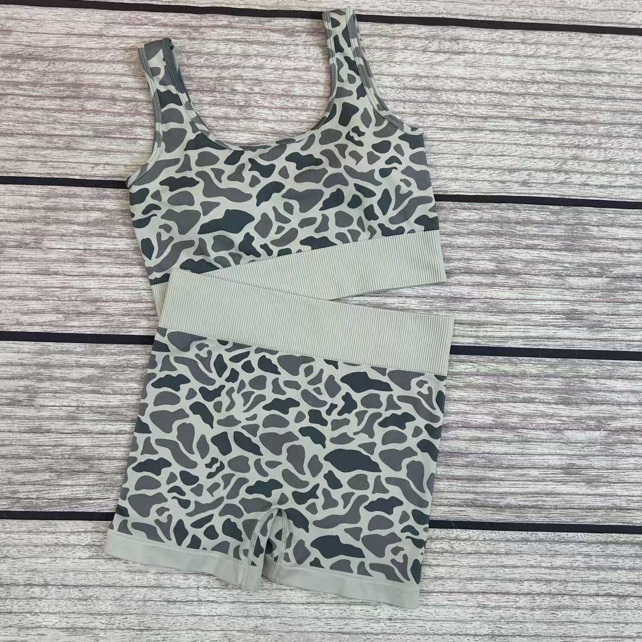 Adult Women Sleeveless Light Green Camo Vests Top Short Sets