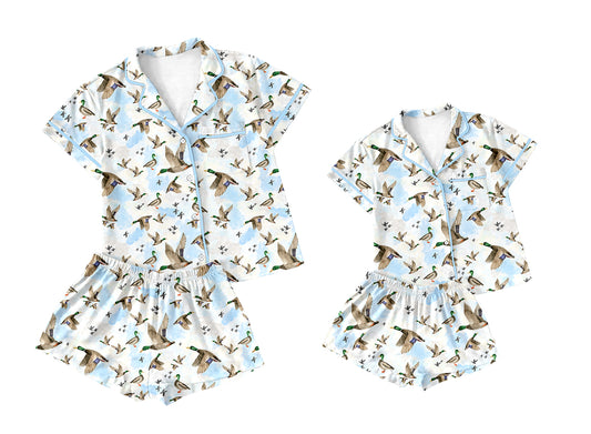 Preorder moq 5 Custom Mama And Me Short Sleeves Ducks Button Pocket Top Short Pajamas Sets