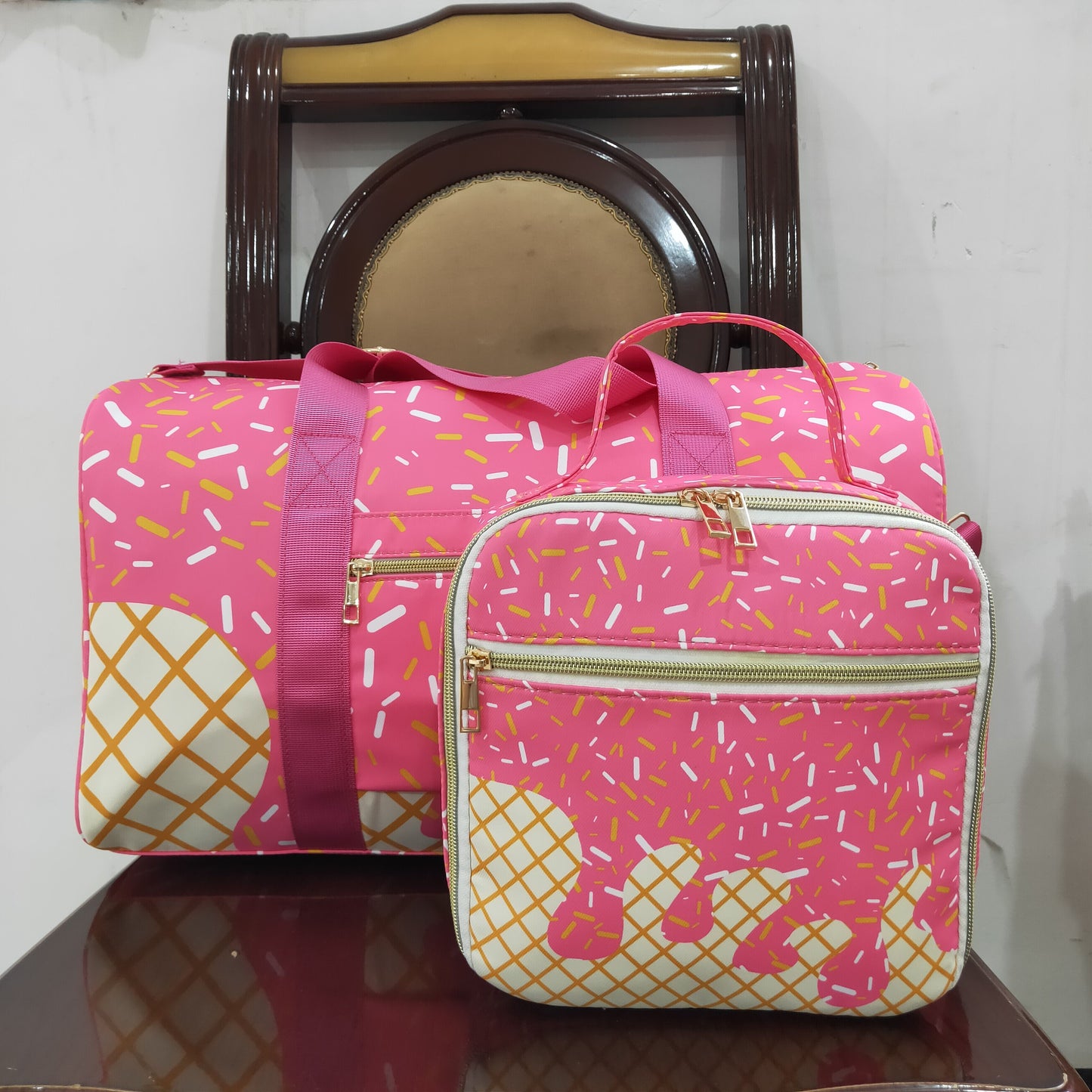 Sibling Pink Ice Cream Drip Zipper Gym Bags Lunch Box