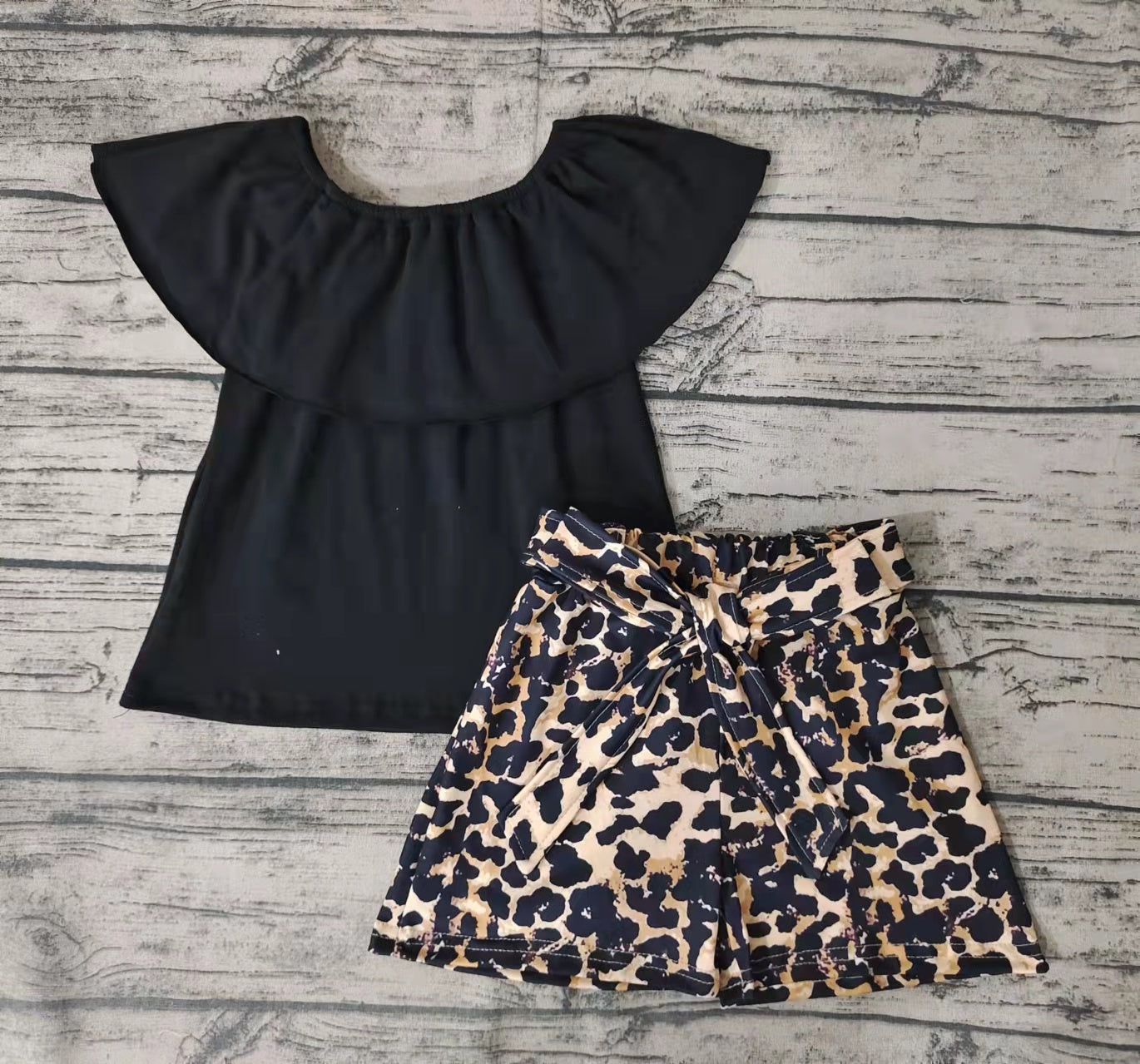 Baby girls black leopard shorts sets